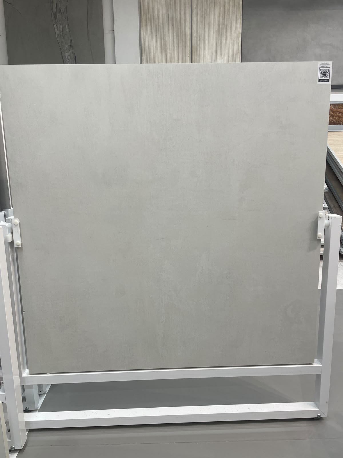 Exposed Cemento Bianco Rectificado Matte